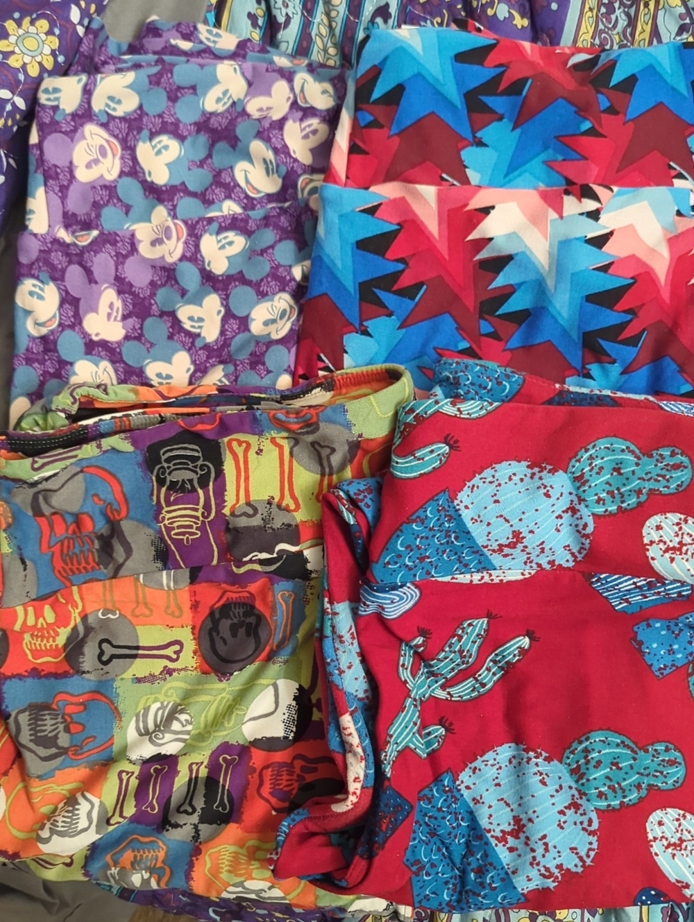 Colorful Patterned Bundle Of 4 Lularoe Leggings, Including 1 Mickey